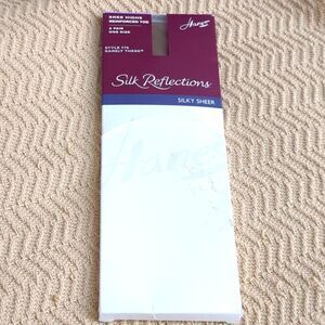 Hanes silk reflections sheer  knee high pantyhose stockings Hosiery